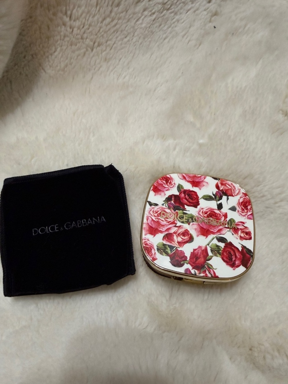 Dolce&Gabbana Blush of Roses Luminous Cheek Colour 500 Apricot -$72 Retail - Picture 3 of 3